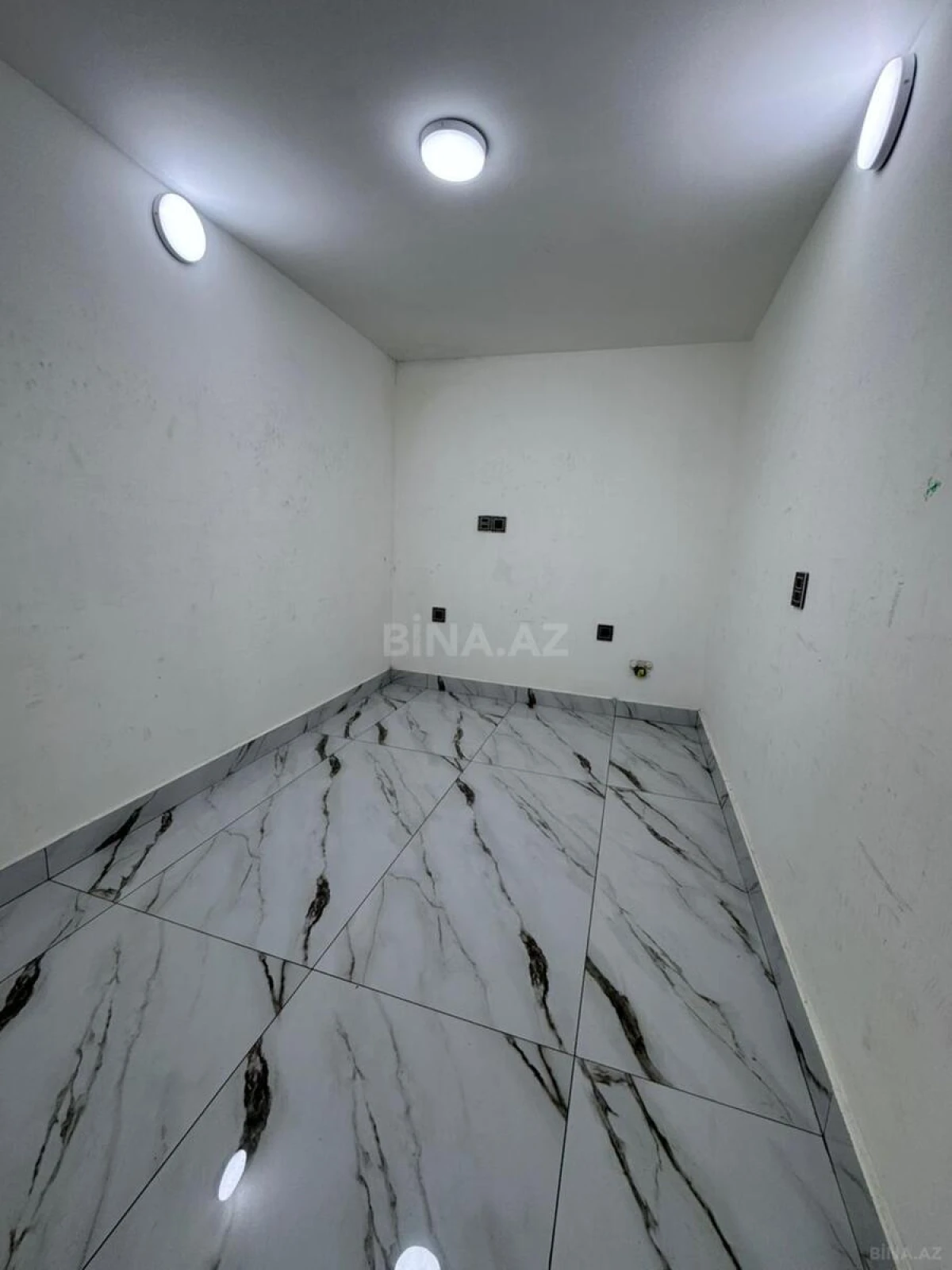 Kirayə verilir obyekt 80 m²