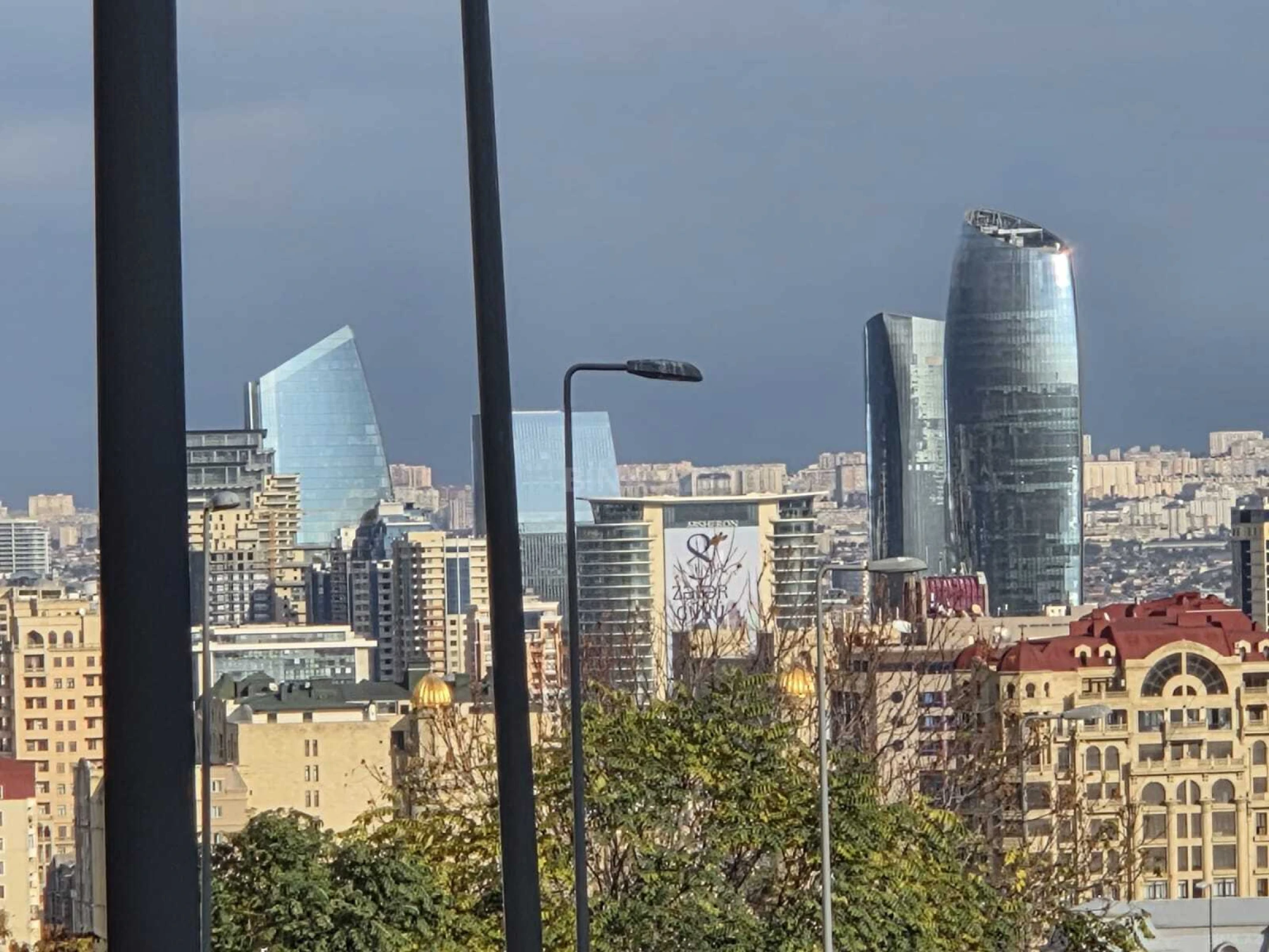 Kirayə verilir 15 otaqlı ofis 1010 m²