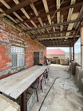 Satılır 6 otaqlı həyət evi 160 m²