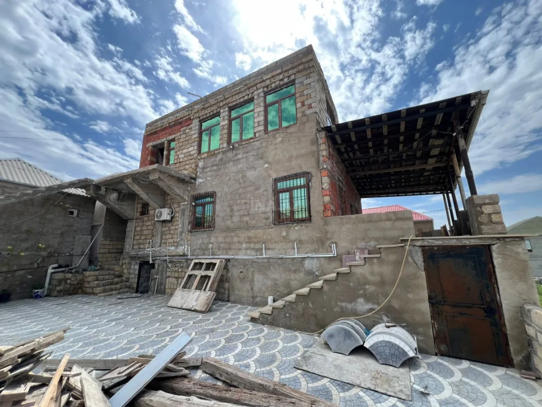 Satılır 6 otaqlı həyət evi 160 m²