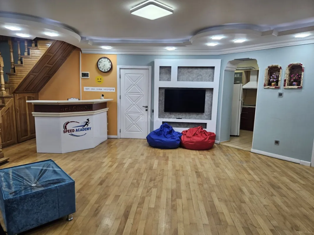 Kirayə verilir 3 otaqlı mənzil 150 m²