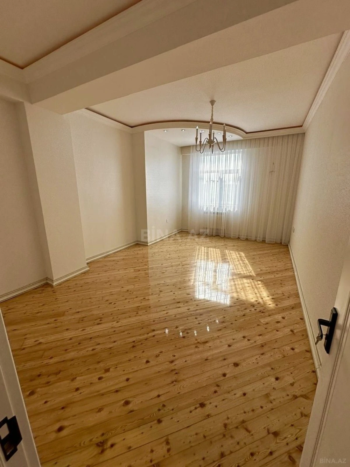Satılır 2 otaqlı mənzil 74 m²