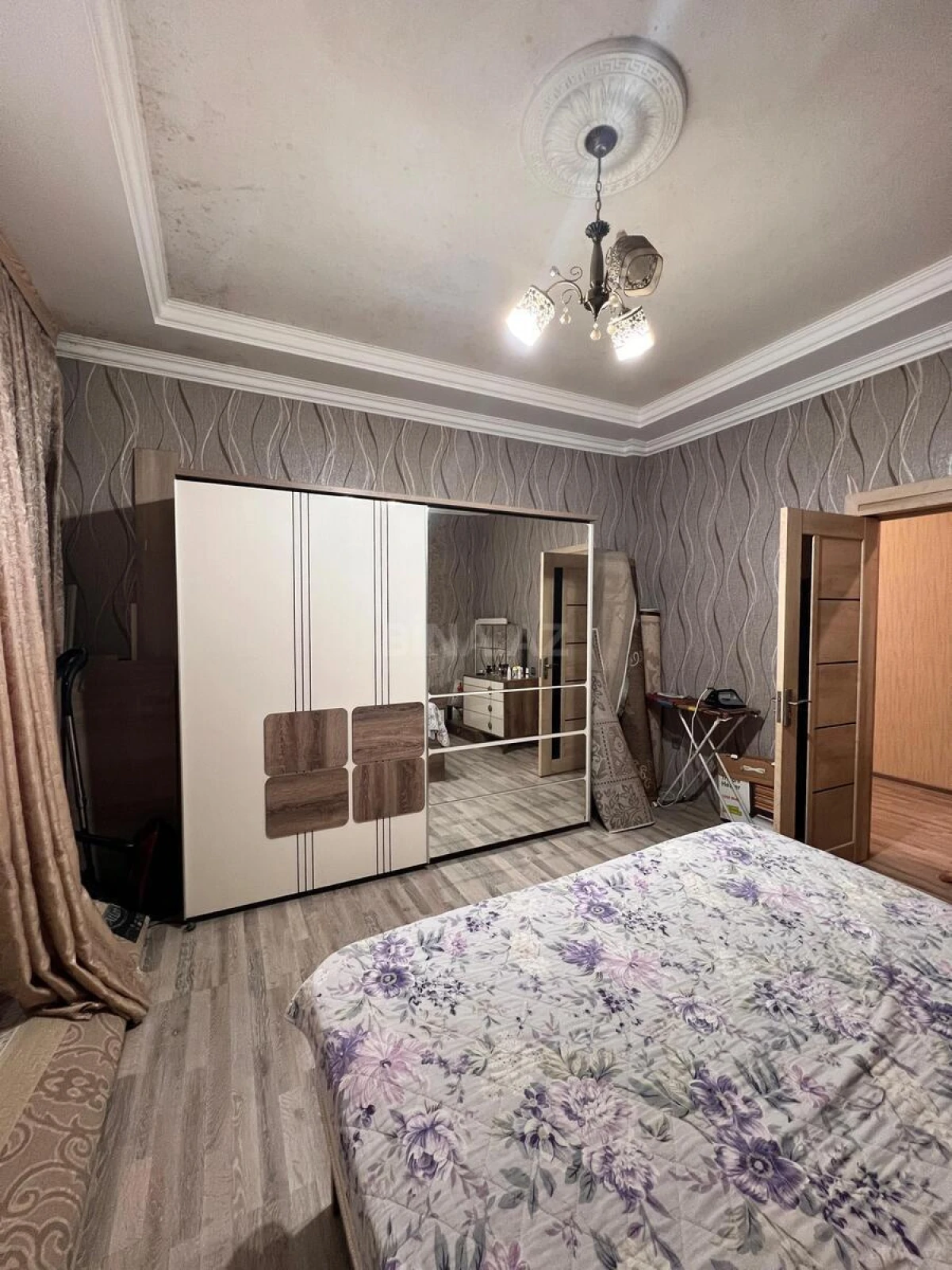 Satılır 7 otaqlı həyət evi 200 m²