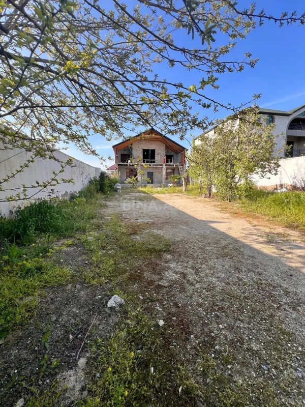 Satılır 7 otaqlı həyət evi 200 m²