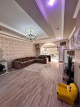 Satılır 7 otaqlı həyət evi 200 m²
