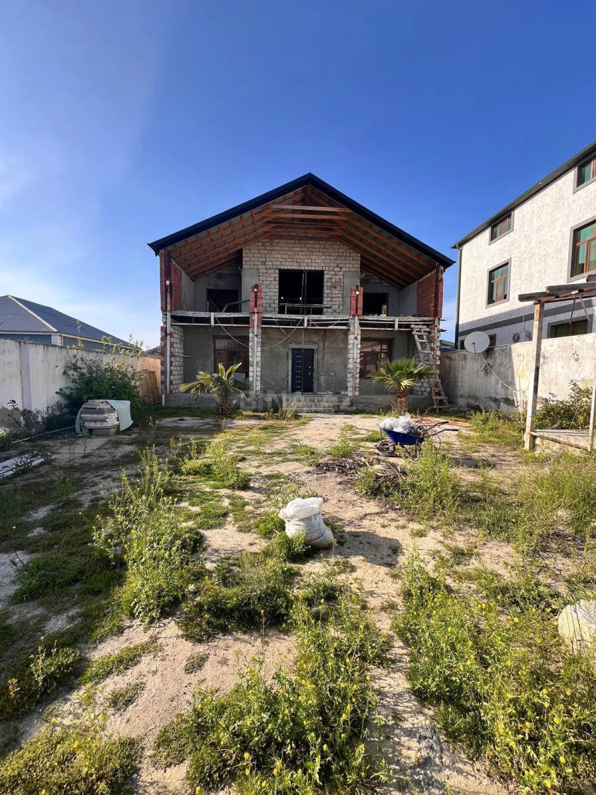 Satılır 7 otaqlı həyət evi 200 m²