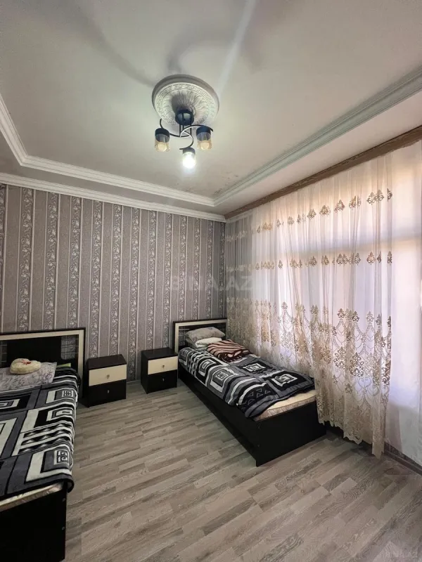 Satılır 7 otaqlı həyət evi 200 m²