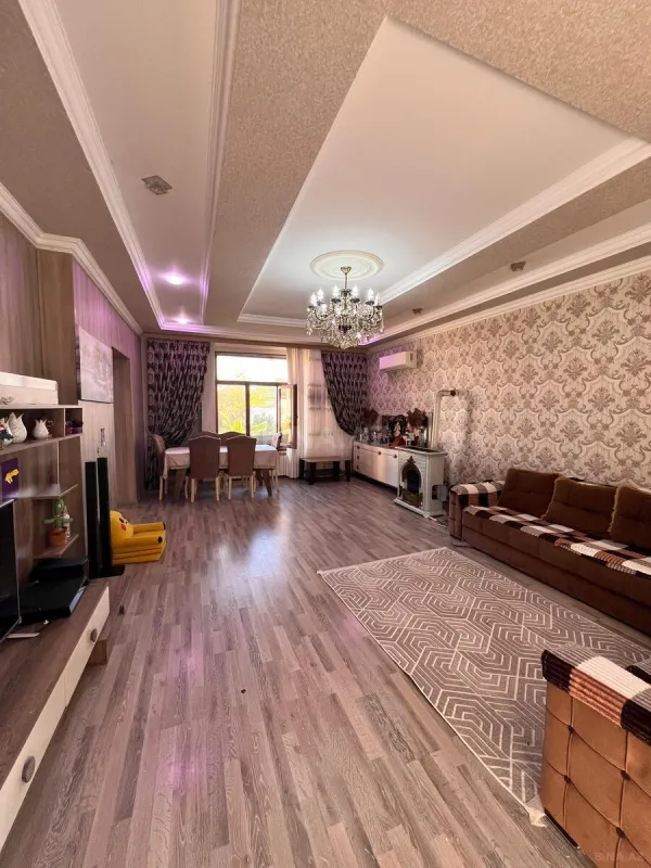 Satılır 7 otaqlı həyət evi 200 m²