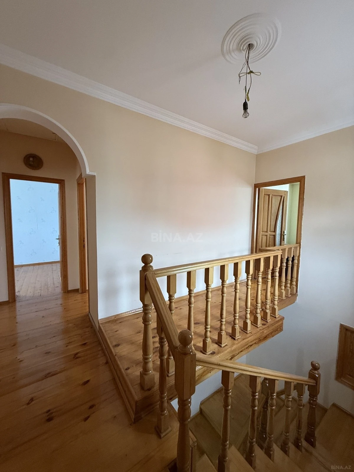 Satılır 6 otaqlı həyət evi 200 m²