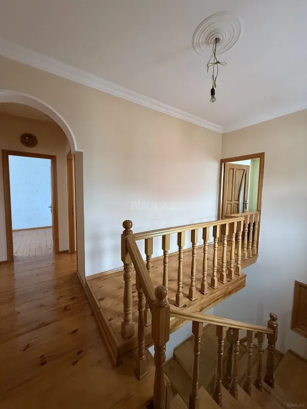 Satılır 6 otaqlı həyət evi 200 m²