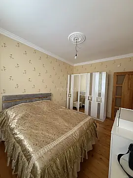 Satılır 6 otaqlı həyət evi 200 m²