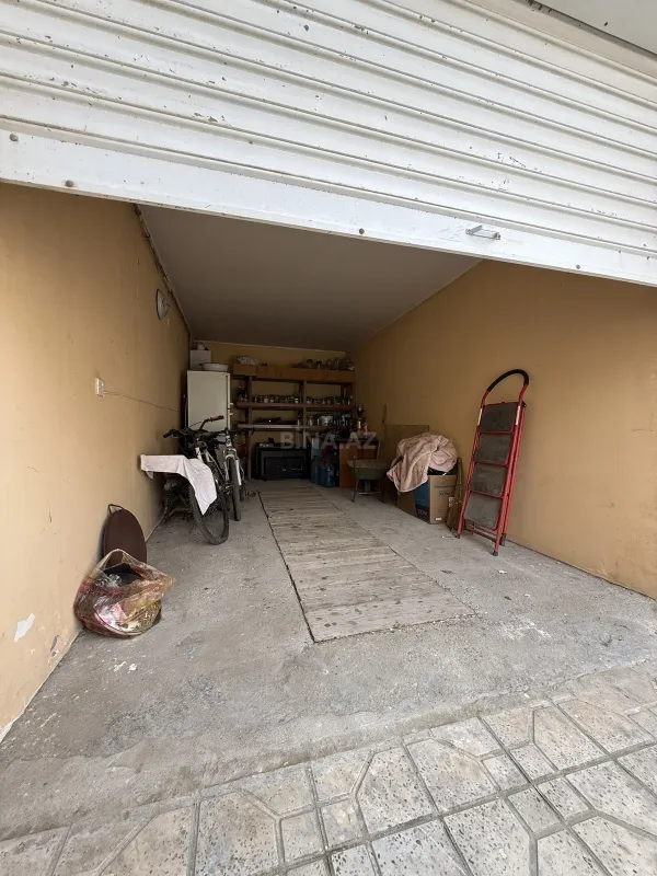 Satılır 6 otaqlı həyət evi 200 m²