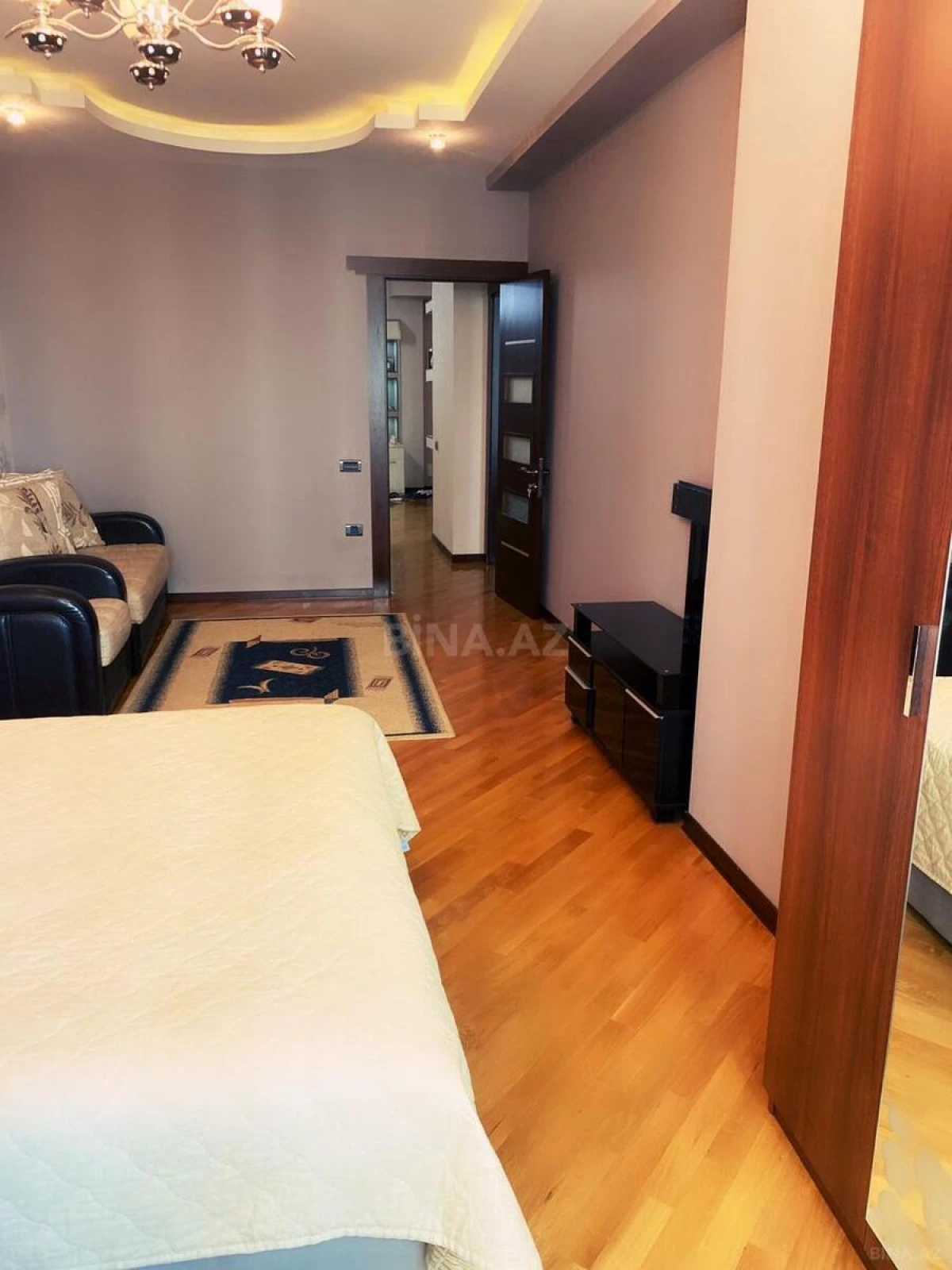 Kirayə verilir 3 otaqlı mənzil 191 m²