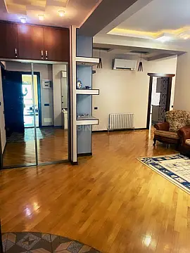 Kirayə verilir 3 otaqlı mənzil 191 m²