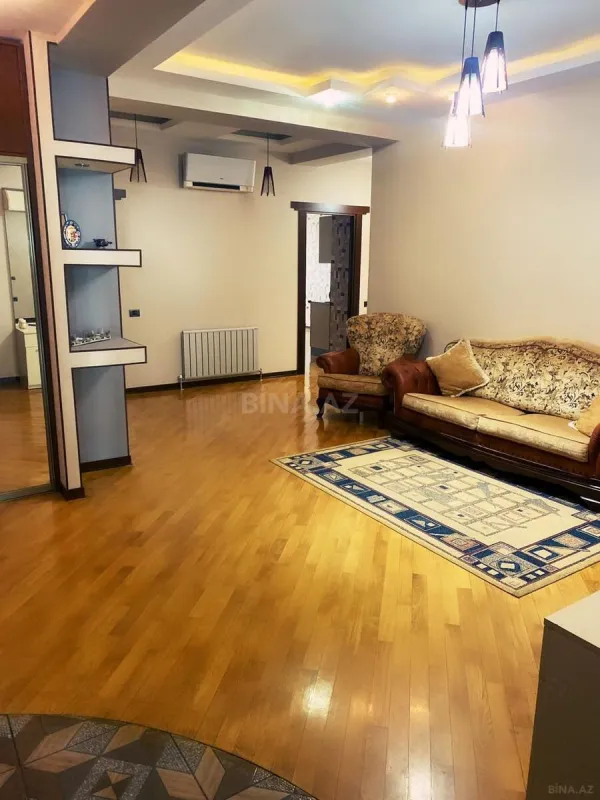 Kirayə verilir 3 otaqlı mənzil 191 m²