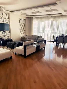 Kirayə verilir 3 otaqlı mənzil 191 m²