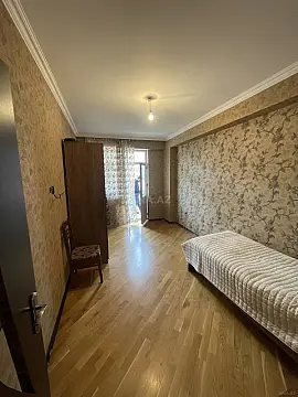 Satılır 3 otaqlı mənzil 125 m²