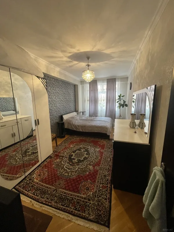 Satılır 3 otaqlı mənzil 125 m²