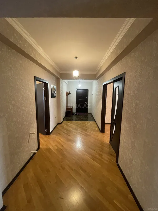 Satılır 3 otaqlı mənzil 125 m²