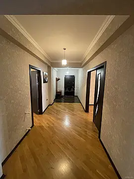 Satılır 3 otaqlı mənzil 125 m²