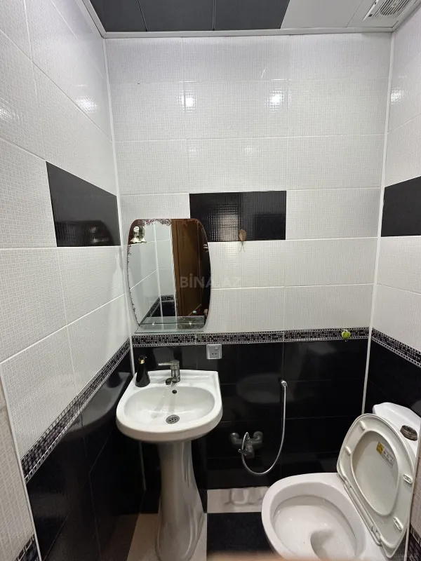 Satılır 4 otaqlı mənzil 135 m²