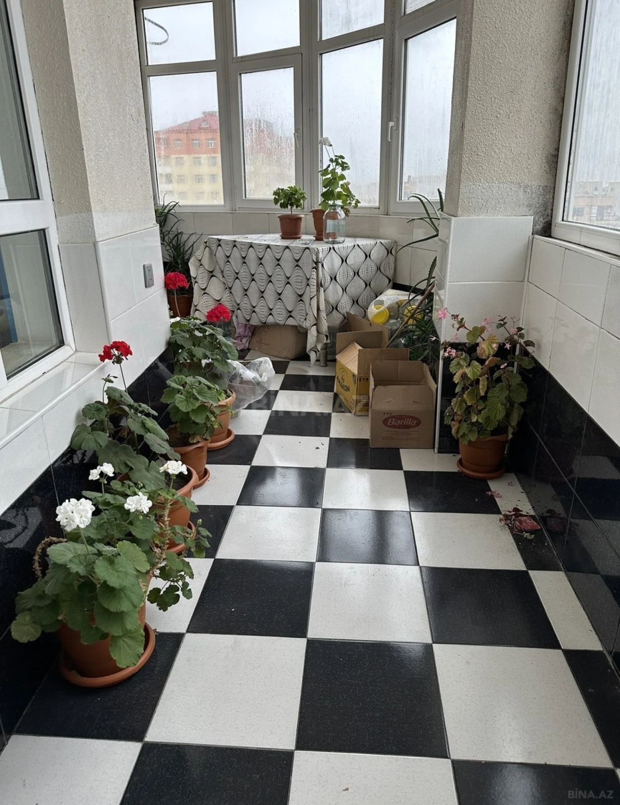 Satılır 4 otaqlı mənzil 135 m²