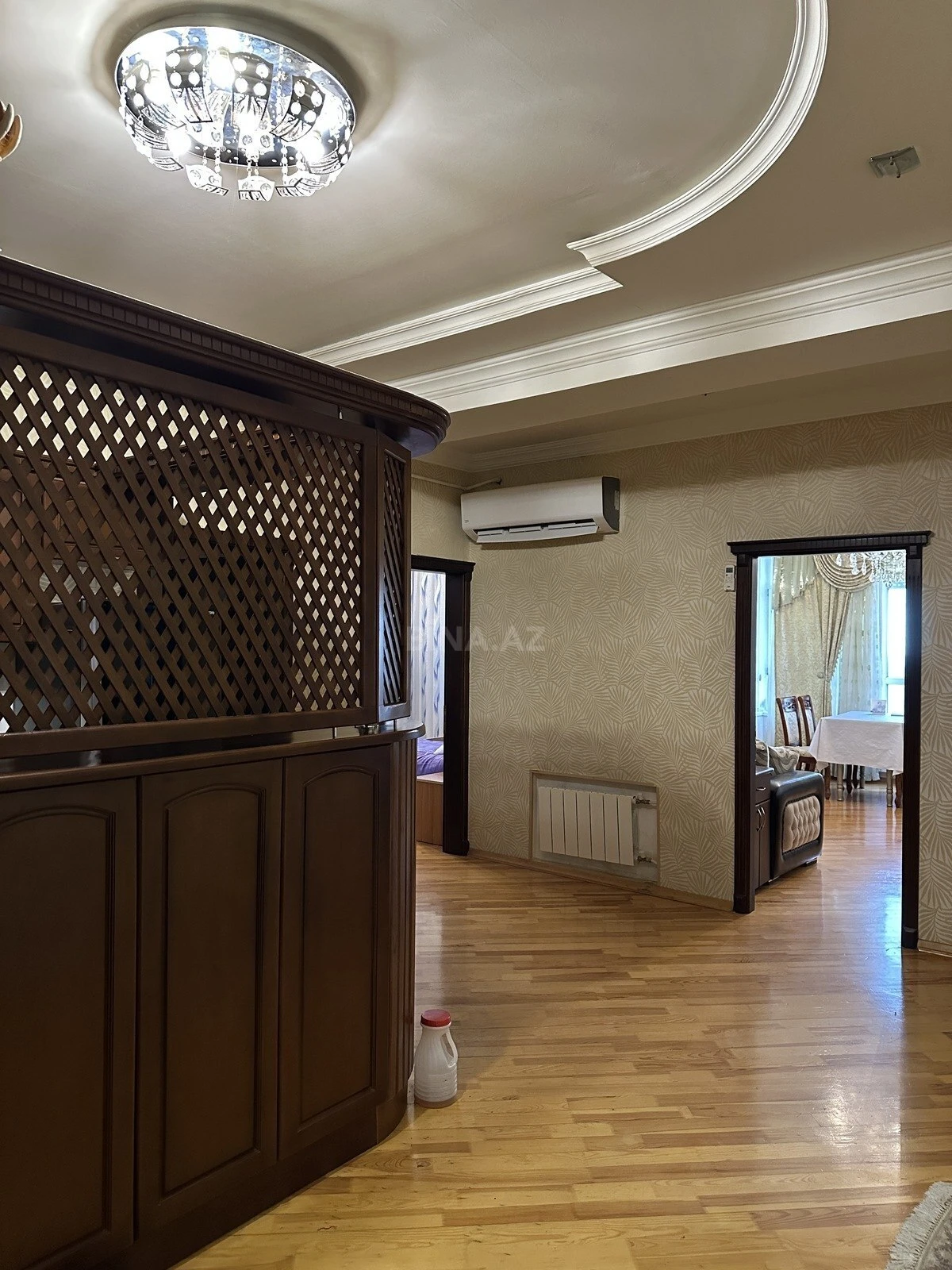 Satılır 4 otaqlı mənzil 135 m²