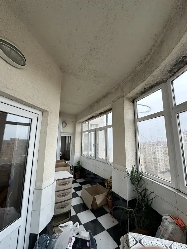 Satılır 4 otaqlı mənzil 135 m²