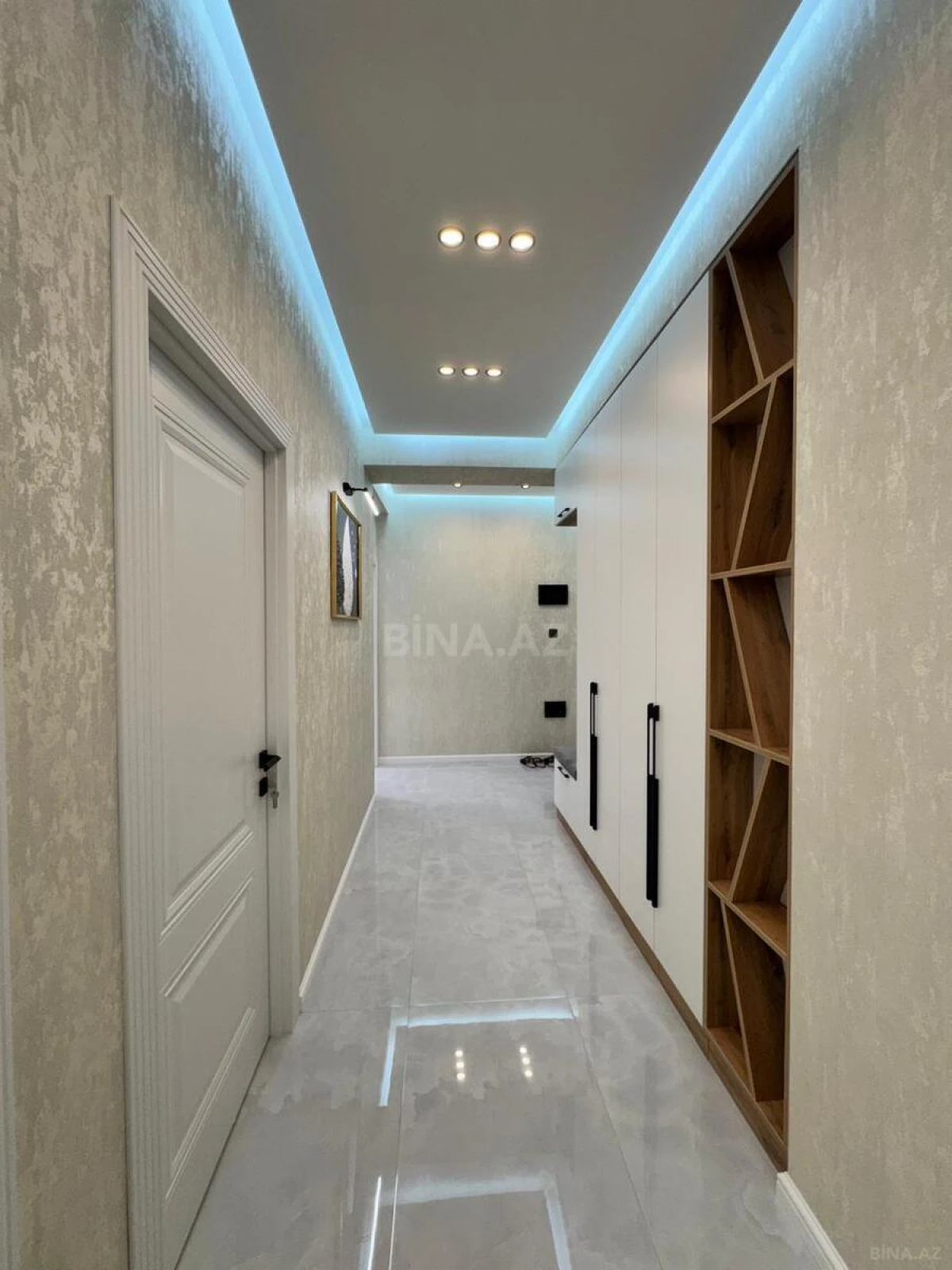 Satılır 2 otaqlı mənzil 71 m²