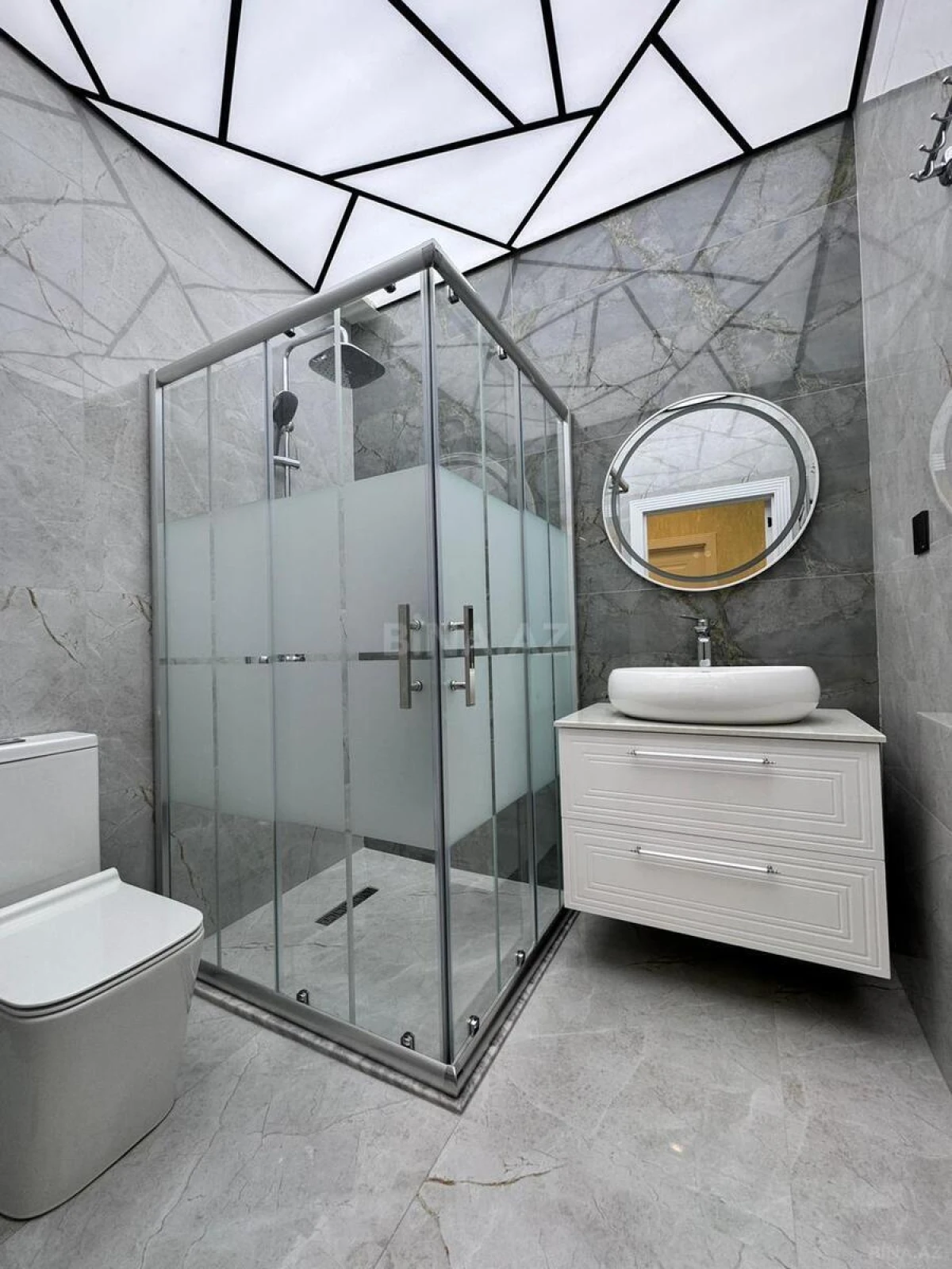 Satılır 2 otaqlı mənzil 71 m²