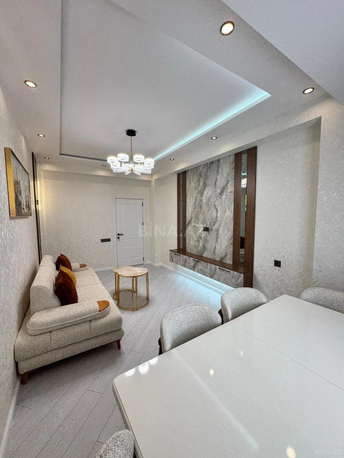 Satılır 2 otaqlı mənzil 71 m²