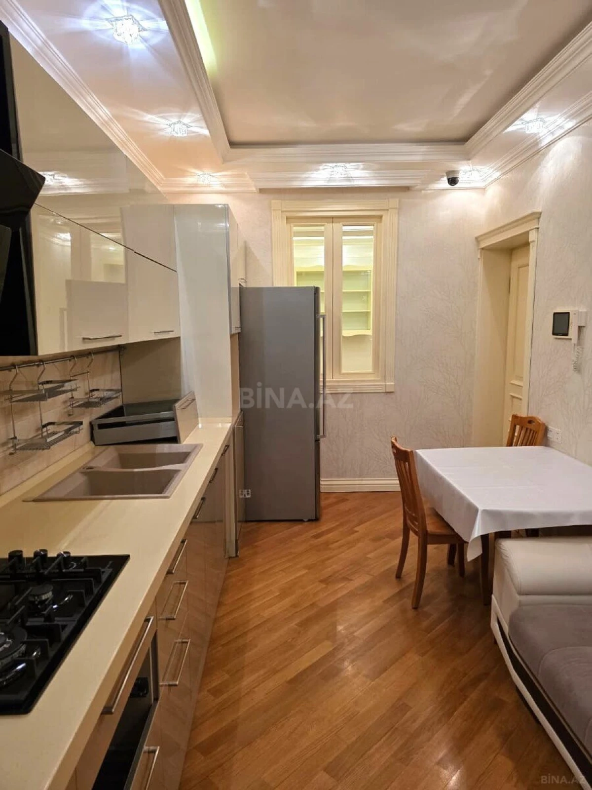 Kirayə verilir 3 otaqlı mənzil 110 m²