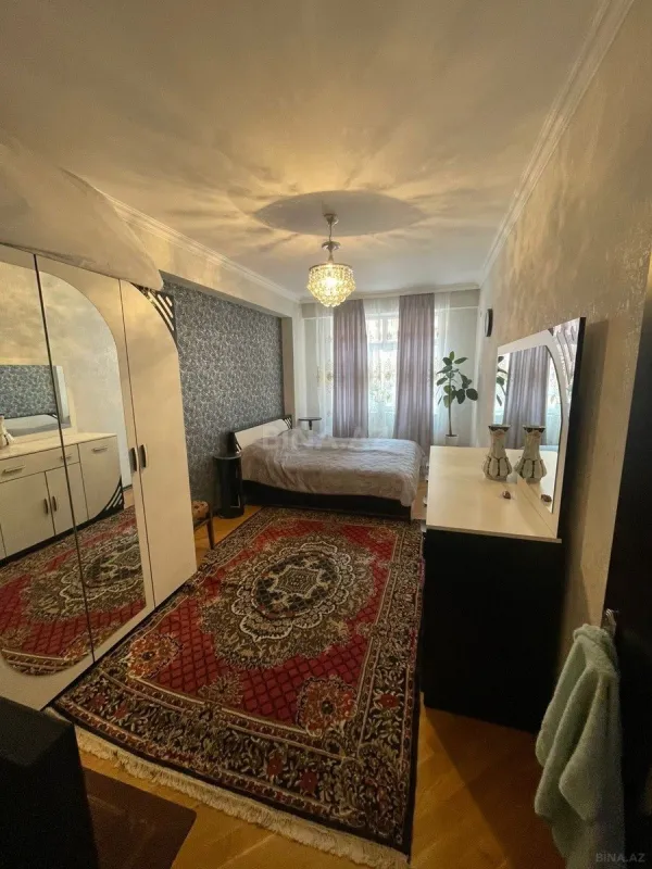 Satılır 3 otaqlı mənzil 125 m²