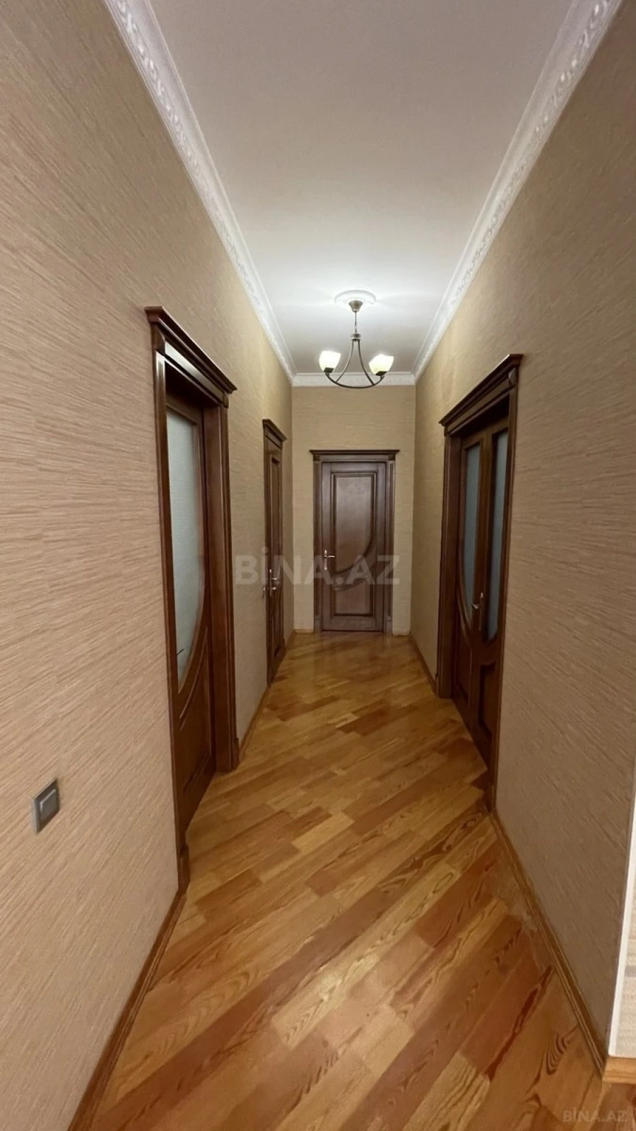 Kirayə verilir 6 otaqlı həyət evi 400 m²