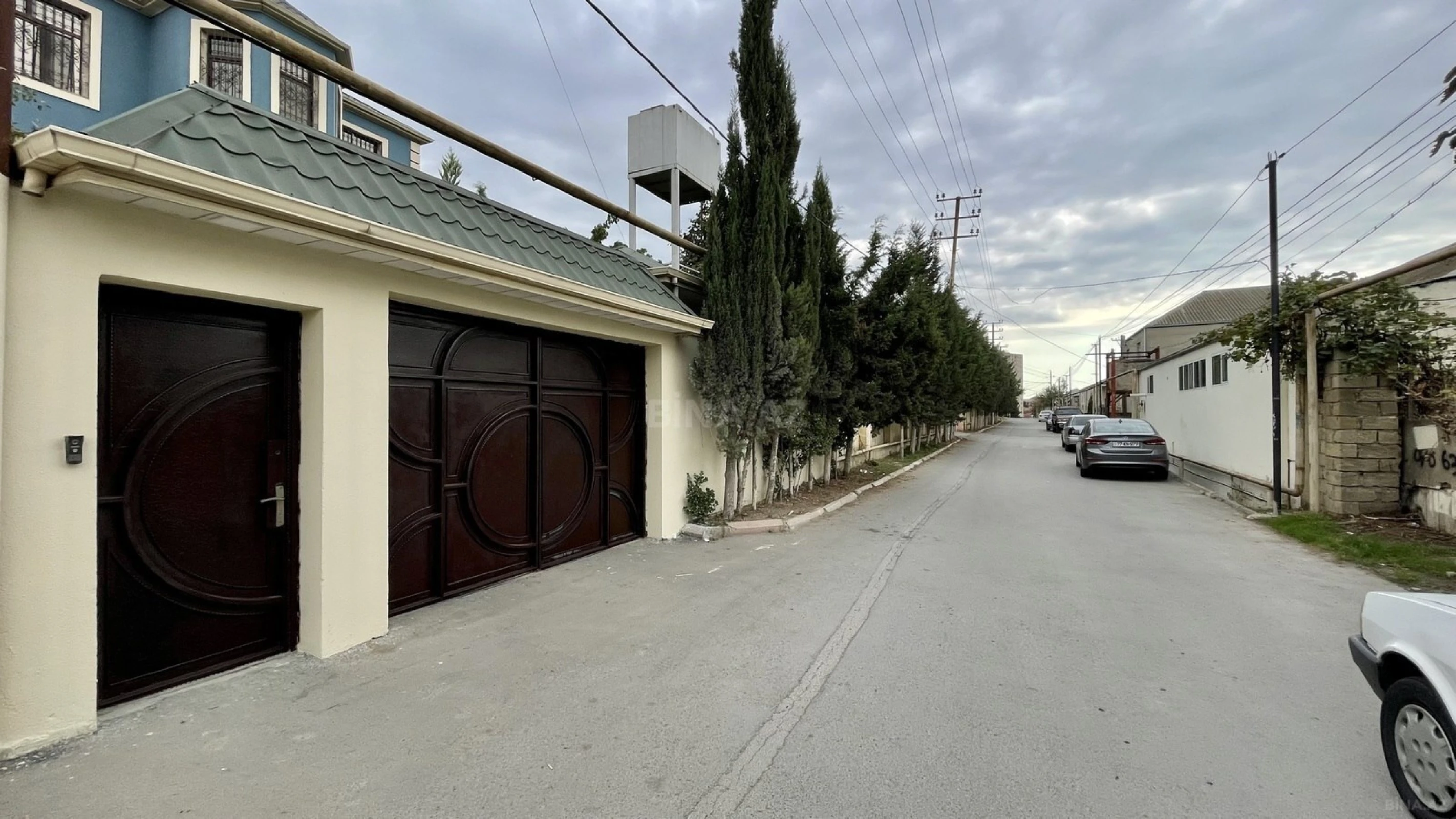 Kirayə verilir 6 otaqlı həyət evi 400 m²