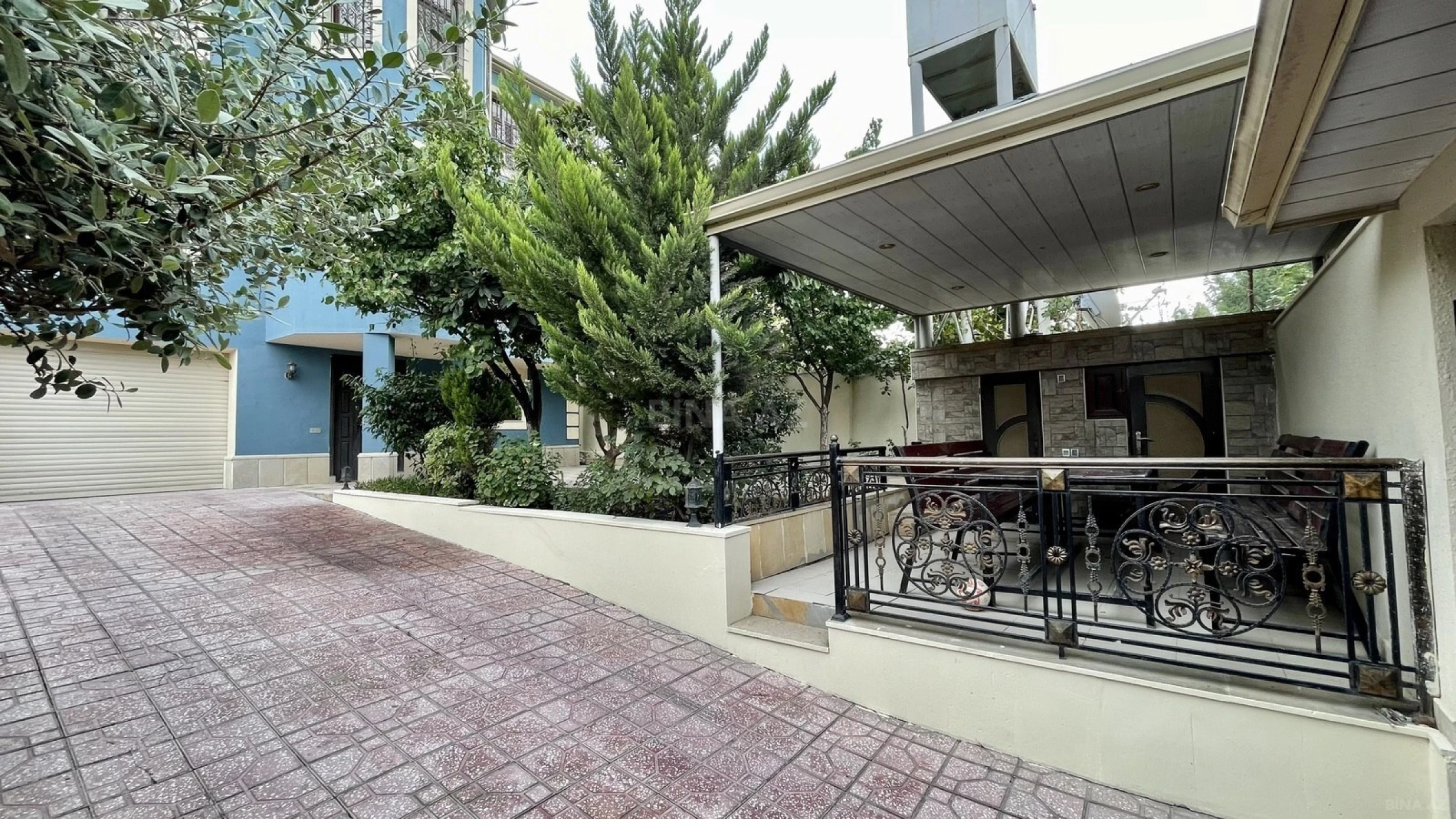 Kirayə verilir 6 otaqlı həyət evi 400 m²