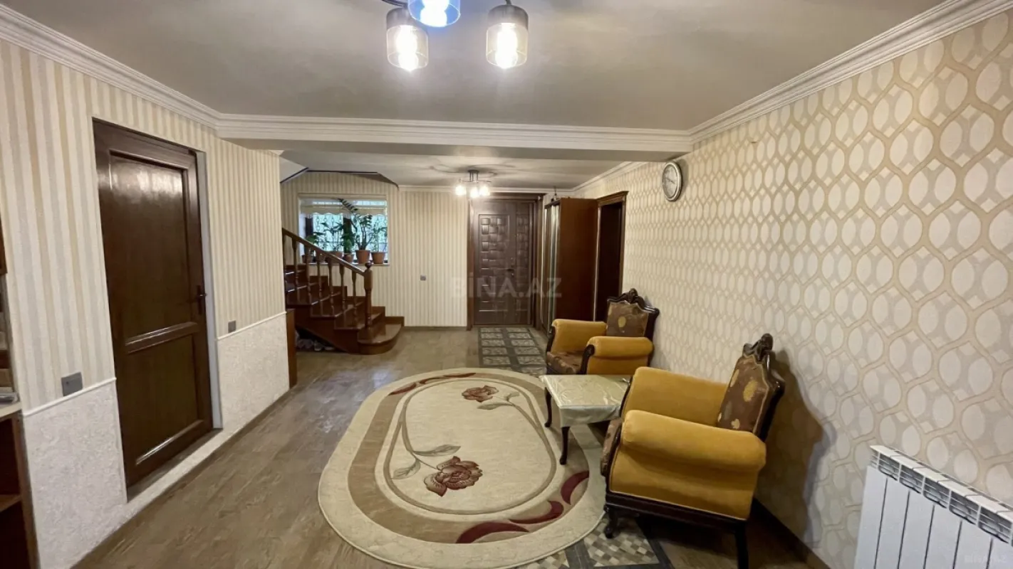 Kirayə verilir 6 otaqlı həyət evi 400 m²