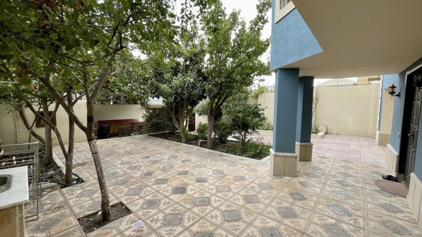 Kirayə verilir 6 otaqlı həyət evi 400 m²