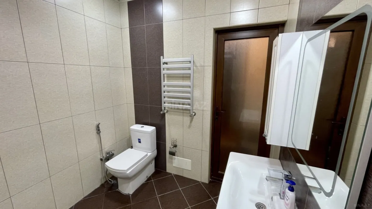 Kirayə verilir 6 otaqlı həyət evi 400 m²