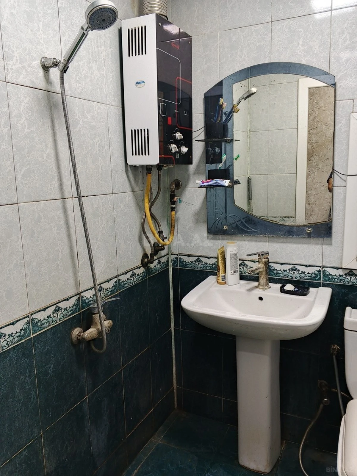 Satılır 4 otaqlı mənzil 70 m²