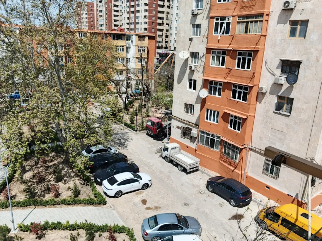 Satılır 4 otaqlı mənzil 70 m²