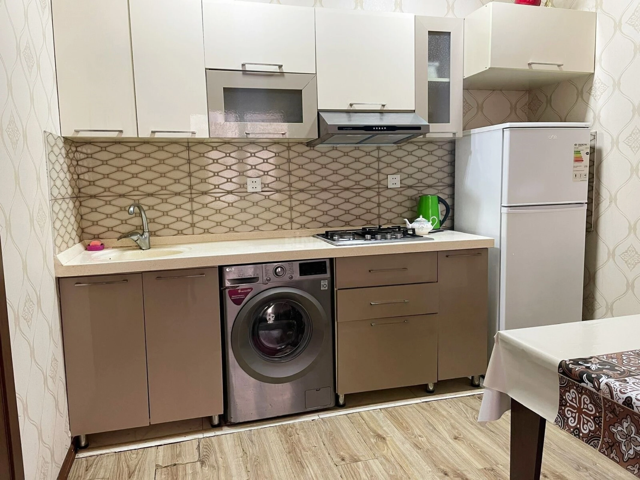 Kirayə verilir 2 otaqlı mənzil 60 m²