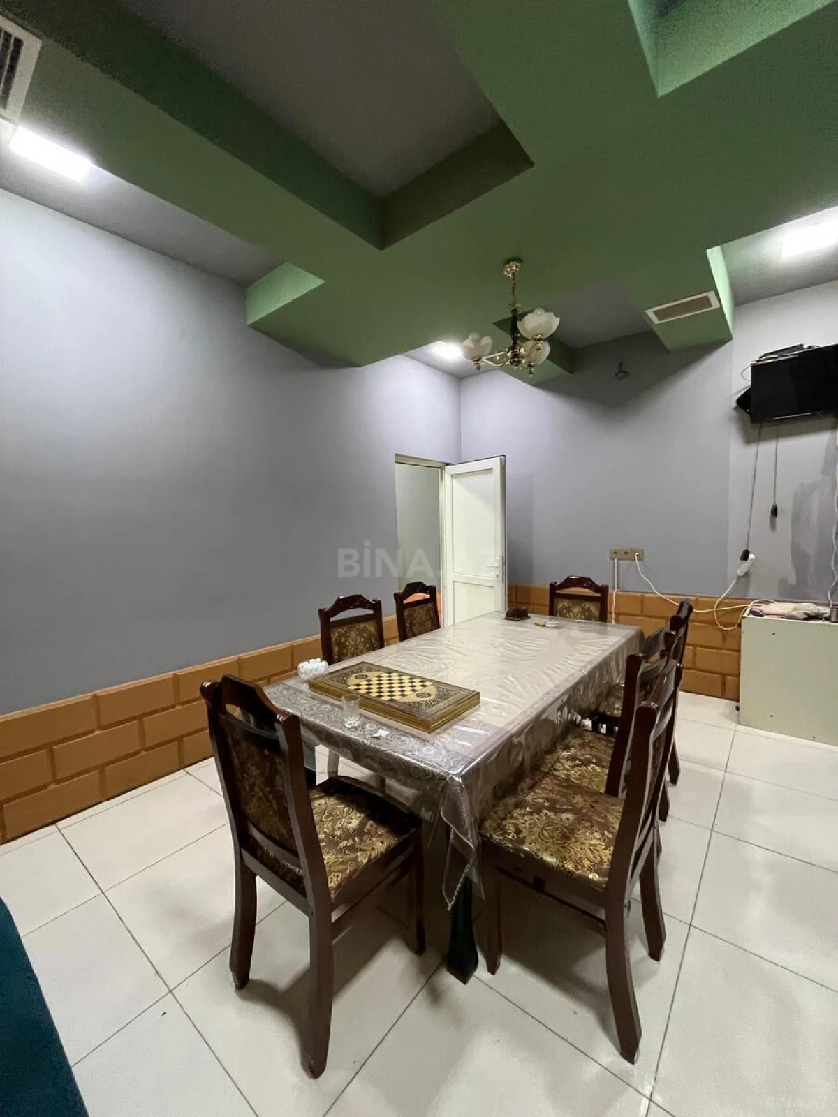 Kirayə verilir obyekt 200 m²