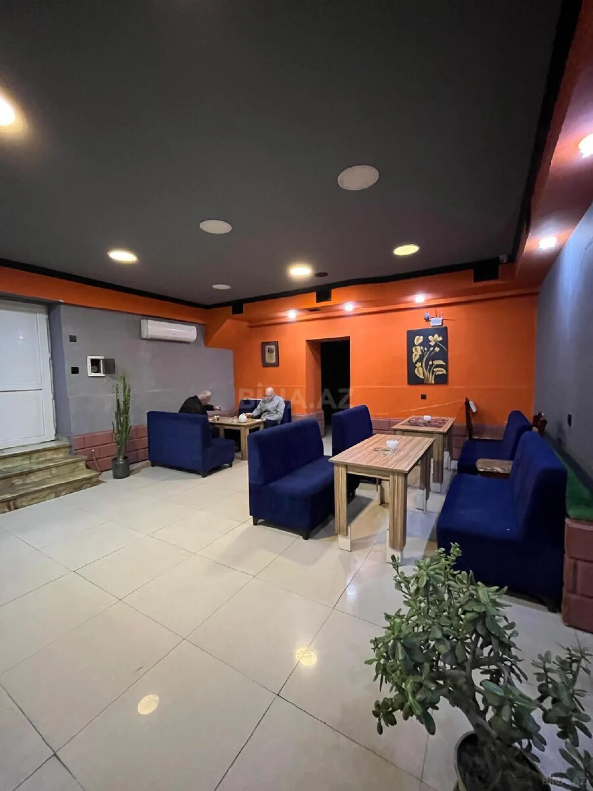 Kirayə verilir obyekt 200 m²