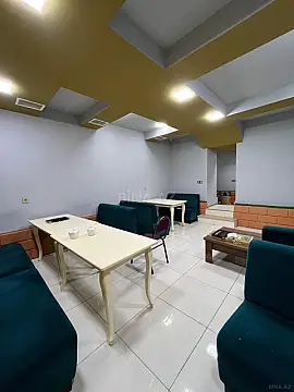 Kirayə verilir obyekt 200 m²