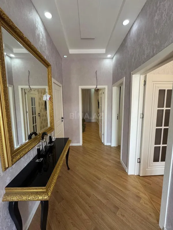 Satılır 5 otaqlı həyət evi 210 m²
