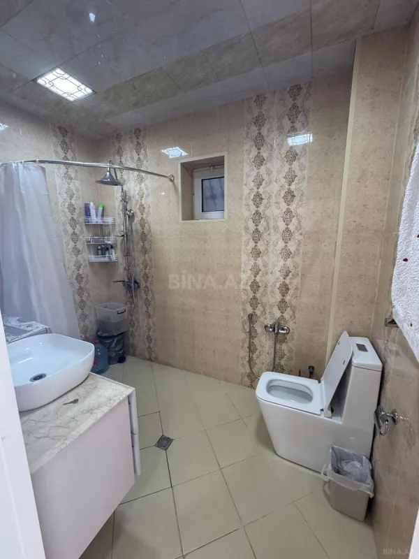 Satılır 5 otaqlı həyət evi 210 m²