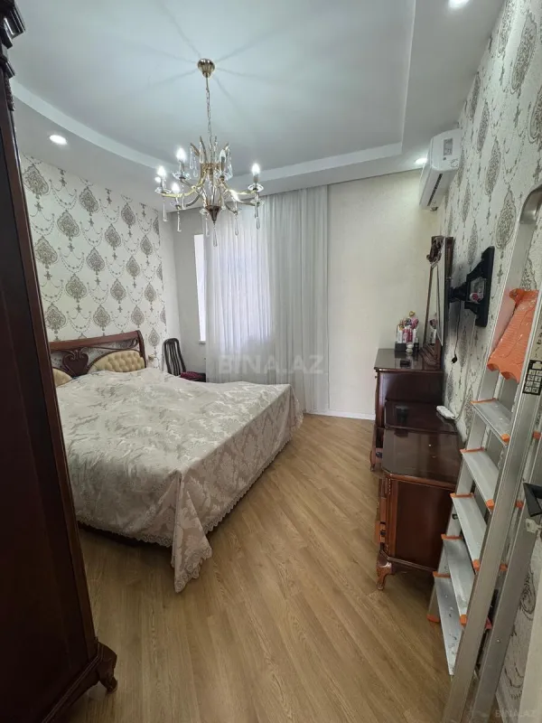 Satılır 5 otaqlı həyət evi 210 m²