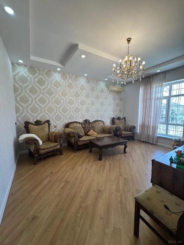 Satılır 5 otaqlı həyət evi 210 m²