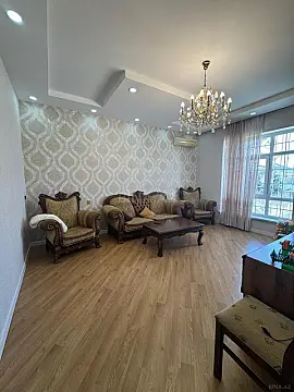 Satılır 5 otaqlı həyət evi 210 m²
